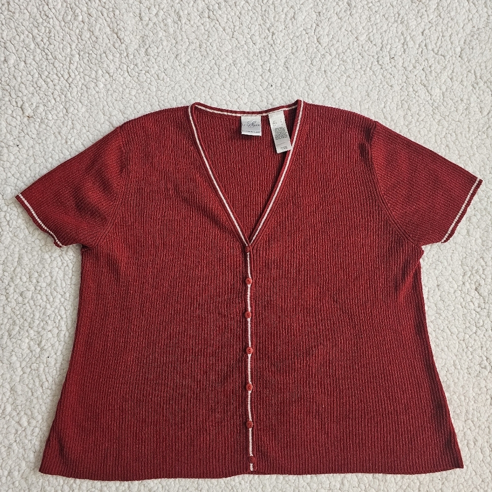 Emma James Top VNeck Size Large Button Up Red And White Short Sleeve